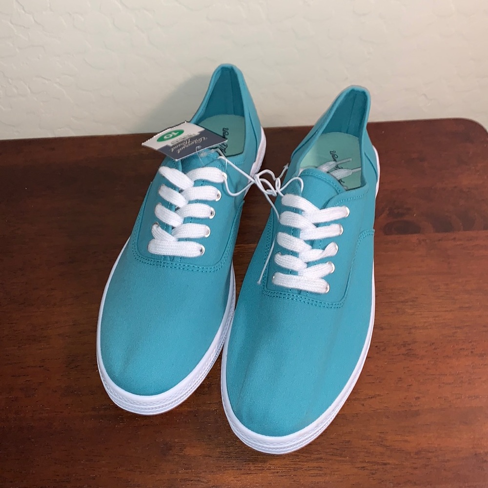 UNIVERSAL THREAD SIZE 10 BRAND NEW WITH TAGS ATHLETIC SHOES